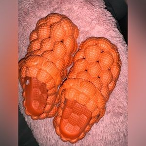 SIZE 10 bubble slides